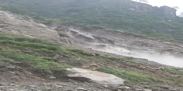 हिमाचल में एक हफ्ते तक भारी बारिश का अलर्ट, किन्नौर में भूस्खलन से एनएच-5 बंद