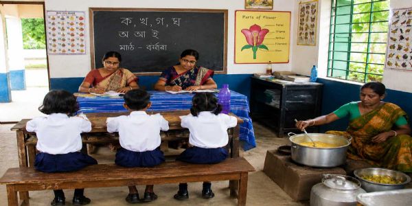 बंद होने की कगार पर चंदननगर के की एक और सरकारी स्कूल, बचे सिर्फ तीन छात्र
