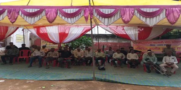 अनूपपुर: पटवारियों की हड़ताल चौथे दिन भी जारी, राजस्व कार्य प्रभावित, धरना स्थल की अनुमति नहीं
