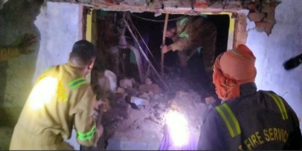 उत्तर प्रदेश के प्रतापगढ़ जिले में बारिश के दौरान मकान ढहा, एक ही परिवार के छह सदस्यों की मौत