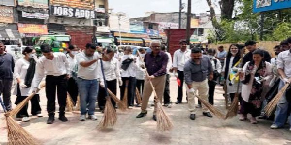 जीजीएम साइंस कॉलेज में ‘क्लीन कैंपस, ग्रीन कैंपस’ अभियान के तहत स्वच्छता अभियान आयोजित