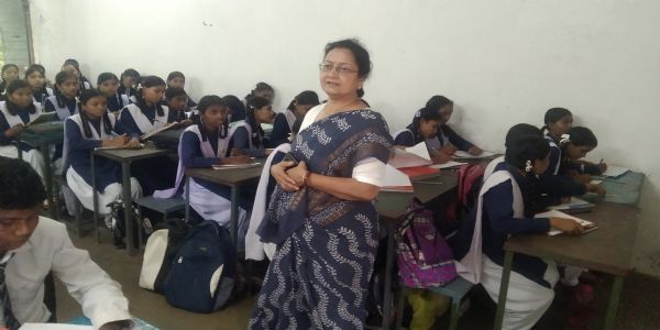 धमतरी डीईओ मधुलिका तिवारी ने शैक्षणिक गुणवत्ता और परीक्षा परिणाम सुधारने के दिए निर्देश