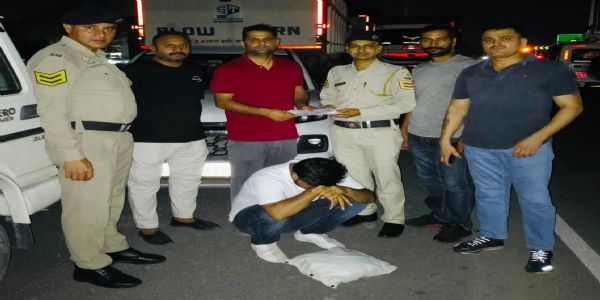 पांवटा साहिब में कार से 4,796 नशीले कैप्सूल बरामद, एक व्यक्ति गिरफ्तार