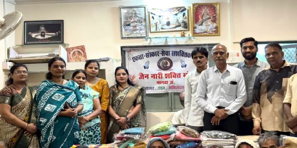 नागदाः जैन नारी मंच ने जरूरतमंदों को वितरित किए वस्त्र