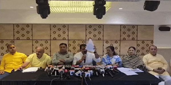 इंदौर महापौर के रिपोर्ट कार्ड पर कांग्रेस का पलटवार, भ्रष्टाचार और अव्यवस्था के लगाए आरोप