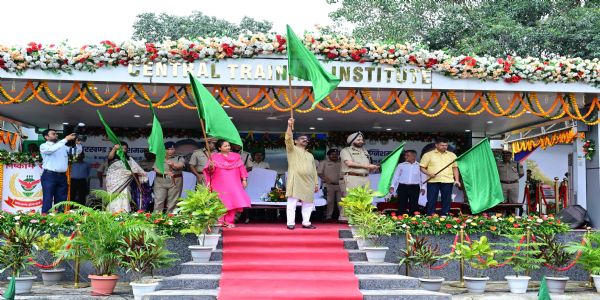झारखंड अग्निशमन सेवा को मिली नई ताकत, मुख्यमंत्री ने 58 अत्याधुनिक दमकल को दिखाई हरी झंडी