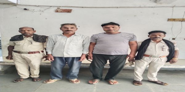 एनबीडब्ल्यू वारंटी गिरफ्तार, न्यायिक हिरासत में भेजे गए दो आरोपी