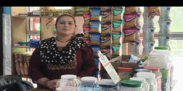 छोटे रेस्टोरेंट ने बदली जिंदगी, रश्मि बनीं आत्मनिर्भरता की मिसाल