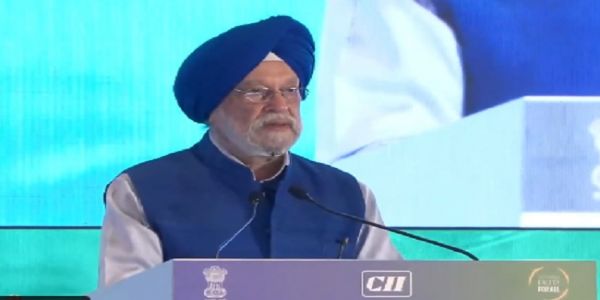 कार्यक्रम को संबोधित करते हरदीप सिंह पुरी कार्यक्रम को संबोधित करते हरदीप सिंह पुरी