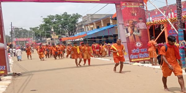 श्रावणी मेला में डाक बम श्रद्धालुओं की संख्या में बढ़ोतरी