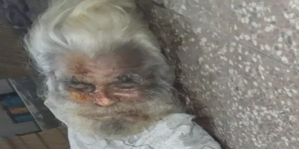 करोड़ों की संपत्ति के मालिक बुजुर्ग का घर में मिला शव, बॉडी पर मिले चोट के निशान