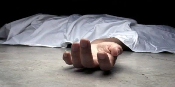 दरवाजे पर उतरे करंट की चपेट में आकर युवक की मौत