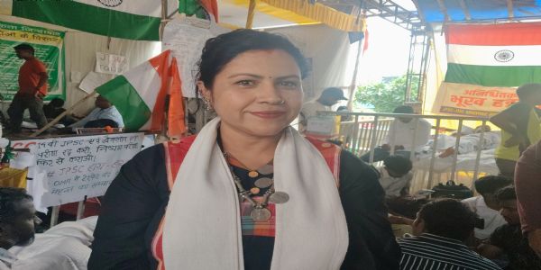 लोक कलाकार ज्योति साहू ने जेपीएससी-जेएसएससी अभ्यर्थियों के आमरण अनशन को दिया समर्थन