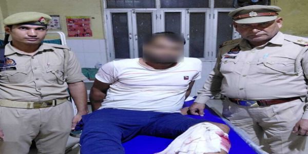 मुठभेड़ में दो मोबाइल लुटेरे गिरफ्तार, एक को गोली लगी