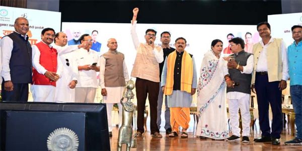 राष्ट्रीय हथकरघा दिवस पर प्रदेशस्तरीय बुनकर सम्मेलन एवं स्वदेशी प्रदर्शनी में शामिल हुए वित्त मंत्री ओपी चौधरी