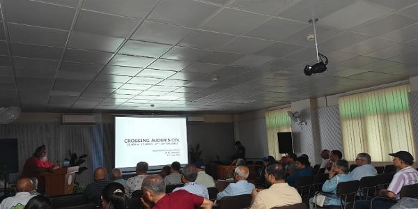 ऑडेन्स कोल आरोहण के अनुभवों से रूबरू हुए दून पुस्तकालय के श्रोता