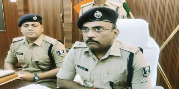 जोगबनी एसएचओ निलंबित, मदनपुर और बरदाहा एसएचओ लाइन हाजिर