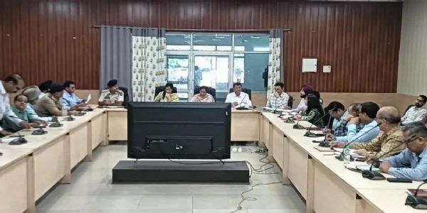 स्वतंत्रता दिवस तैयारियों की समीक्षा, समय पर कार्य पूर्ण करने के निर्देश
