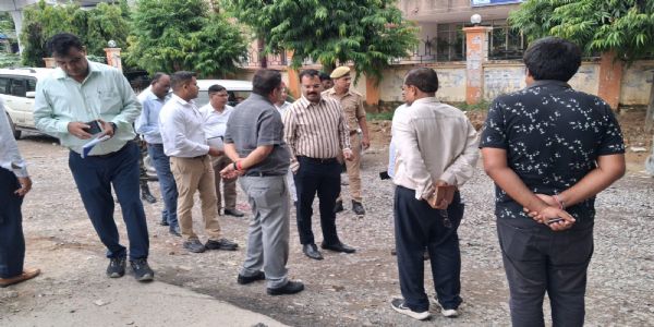 बारिश में जनहित से खिलवाड़ बर्दाश्त नहीं, लापरवाही पर होगी कार्रवाई : नगर आयुक्त