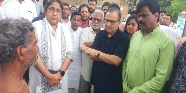 आशा कर्मी की मौत के बाद परिजनों से मिला तृणमूल प्रतिनिधिमंडल, मुआवजे समेत मांगें रखी