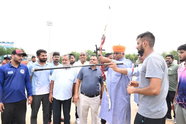विधायक जेठानंद व्यास का तीर लगा निशाने पर तो अर्जुन अवार्डी रजत चौहान ने बनाया नया राज्य स्तरीय रिकॉर्ड विधायक जेठानंद व्यास का तीर लगा निशाने पर तो अर्जुन अवार्डी रजत चौहान ने बनाया नया राज्य स्तरीय रिकॉर्ड