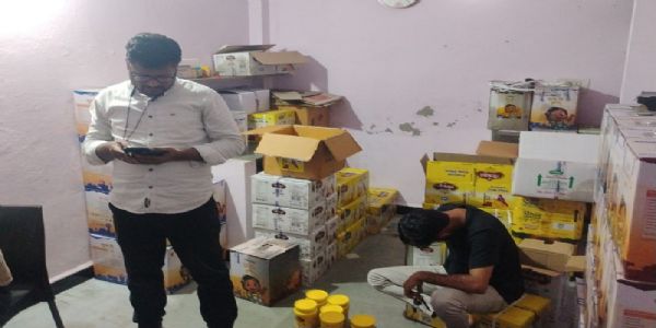 इंदौरः खाद्य सुरक्षा प्रशासन की बड़ी कार्रवाई, 1.60 लाख रुपये मूल्य के 267 किलोग्राम घी स्टॉक जब्त
