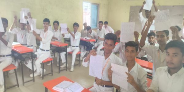 सरस्वती शिशु विद्या मंदिर में संत रविदास जयंती पर निबंध प्रतियोगिता आयोजित