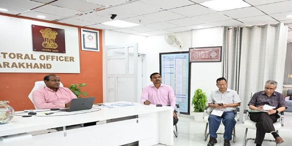 बीएलओ और फील्ड स्टाफ को प्रोत्साहित करें जिलाधिकारी: मुख्य निर्वाचन अधिकारी