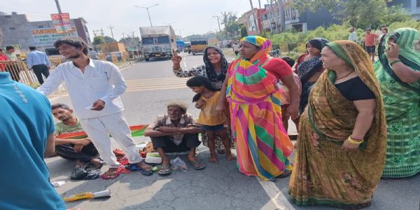 फर्रुखाबाद: प्रसव के दौरान अस्पताल में जच्चा बच्चा की मौत,परिजनों ने काटा हंगामा