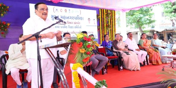 विकास कार्यों का लोकार्पण करते हुए केंद्रीय जल शक्ति मंत्री सी आर पाटिल विकास कार्यों का लोकार्पण करते हुए केंद्रीय जल शक्ति मंत्री सी आर पाटिल