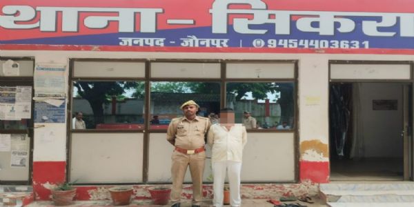 सिकरारा पुलिस ने गैर इरादतन हत्या के मामले में वांछित आरोपित को किया गिरफ्तार