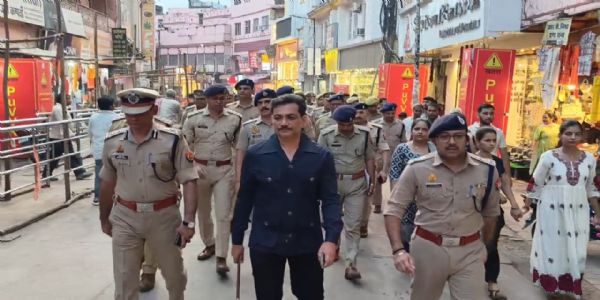 सावन के दूसरे सोमवार की पूर्व संध्या पर काशी विश्वनाथ धाम में उमड़ा आस्था का सैलाब