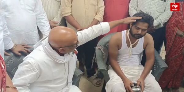 प्रतापगढ़ के महुली पहुंचे कांग्रेस प्रदेश अध्यक्ष अजय राय व अपनादल (क)की पलवी पटेल, पीड़ित परिवार से की भेंट