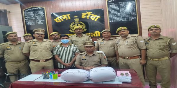 नामित सभासद 10 किलो गांजे के साथ गिरफ्तार