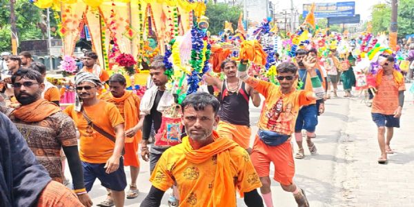 हर-हर महादेव के जयकारों से दिनभर गूंजा मुरादाबाद-हरिद्वार हाइवे