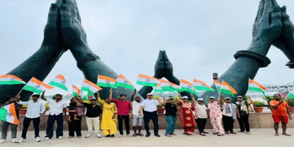 वाराणसी: नमो घाट से हर घर तिरंगा - हर घाट तिरंगा अभियान की हुई शुरुआत