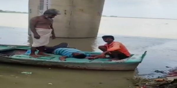 गंगापुल पर आधे घंटे के भीतर युवक और महिला ने लगाई छलांग, नाविकों ने बचाया