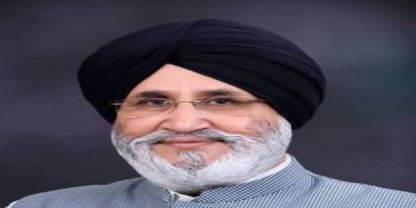 एमबीबीएस फीस बढ़ोतरी मेधावी छात्रों और मध्यमवर्गीय परिवारों पर 