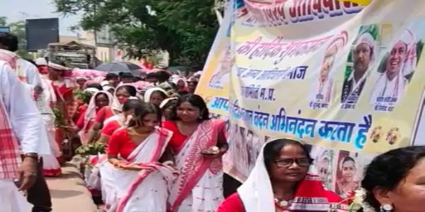 आदिवासी दिवस पर गूंजी संस्कृति की थाप, ग्वालियर में निकली विशाल रैली, बुरहानपुर में पौधारोपण किया