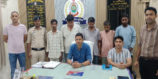 जांजगीर-चांपा : म्यूल अकाउंट गिरोह के पांच आरोपित गिरफ्तार, 33 साइबर ठगी मामलों में 10.18 करोड़ की ठगी