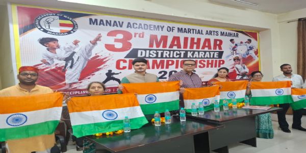 मैहरः हर घर तिरंगा अभियान के अंतर्गत जिले में तिरंगा यात्रा आयोजित