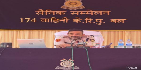 सीआरपीएफ वाहिनी ने मनाया स्थापना दिवस, शहीद जवानों को दी श्रद्धांजलि