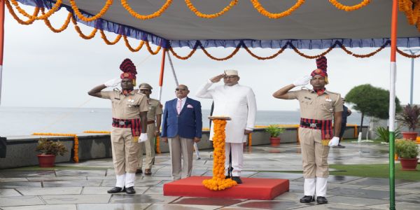 उपराष्ट्रपति सीपी राधाकृष्णन अंडमान और निकोबार द्वीप में मौजूद। उपराष्ट्रपति सीपी राधाकृष्णन अंडमान और निकोबार द्वीप में मौजूद।