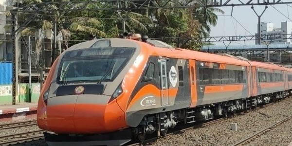 वन्दे भारत ट्रैन की फाइल फोटो वन्दे भारत ट्रैन की फाइल फोटो