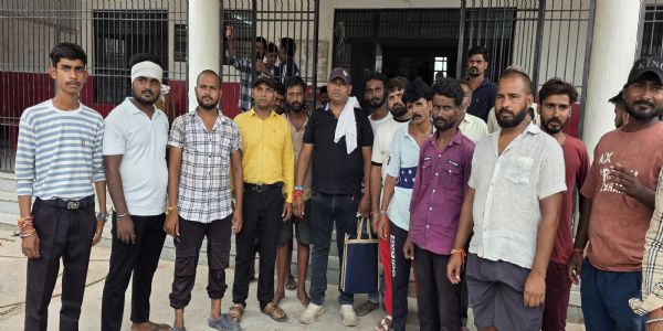 सफाई कर्मचारियों ने नगर पंचायत के खिलाफ काम का बहिष्कार करने की चेतावनी दी
