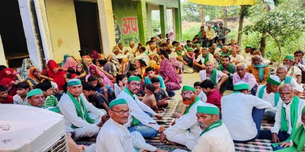फर्रुखाबाद: भाकियू का समस्याओं को लेकर धरना नौवें दिन भी जारी