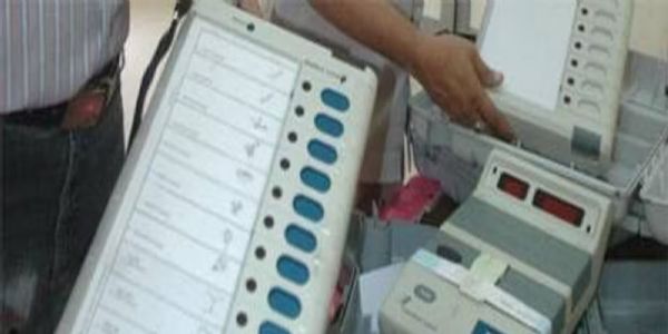 नगरीय निकाय चुनाव: 2,821 मतदान केंद्रों के लिए ईवीएम का रेंडमाइजेशन
