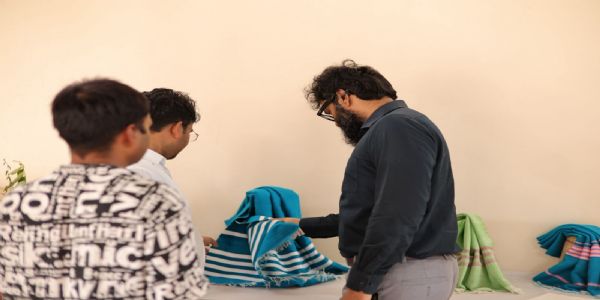 जशपुर : आधुनिक हथकरघा तकनीक से संवर रही नारी शक्ति, घोलेंग में तैयार हो रहा आजीविका का नया मॉडल