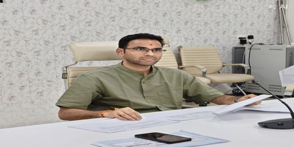 देवरिया में आईजीआरएस प्रकरणों के त्रुटिपूर्ण निस्तारण पर पांच अधिकारियों को नोटिस