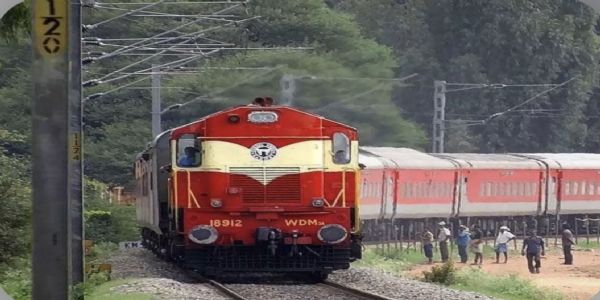 जन्माष्टमी पर यात्रियों की सुविधा के लिए उत्तर रेलवे चलाएगा विशेष ट्रेनें, मथुरा, वाराणसी और रींगस के लिए मिलेंगी अतिरिक्त सेवाएं